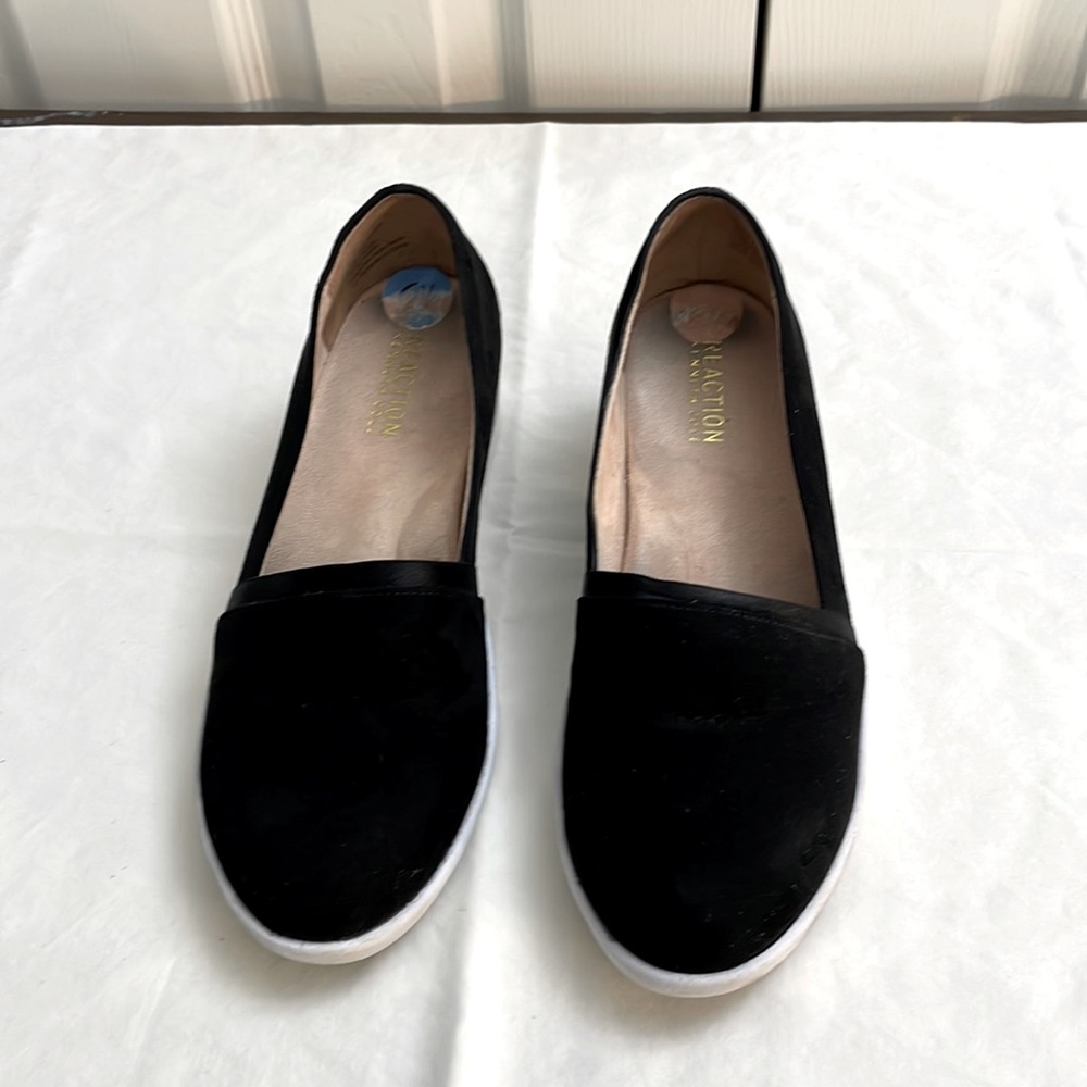 Kenneth Cole Reaction sporty wedges with suede like material